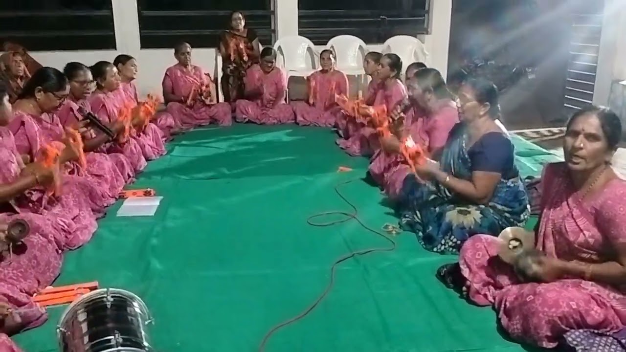 લખેલું છેભગવાનનો રંગ લાગ્યો સરસ મજાનું ભજન