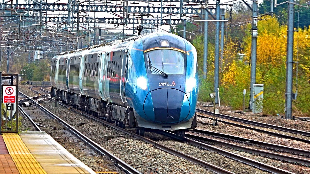 Trains at Rugby Station, WCML - 19/11/24