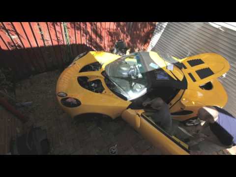 Lotus Elise Clam Removal