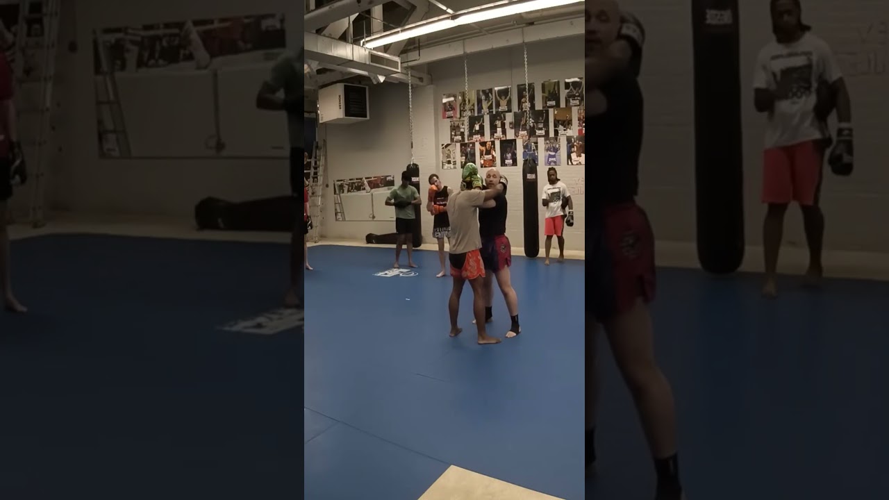 The straight knee technique you need to know #MuayThai #Striking