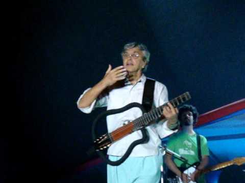 ESTABACO DE CAETANO VELOSO EM BRASÍLIA