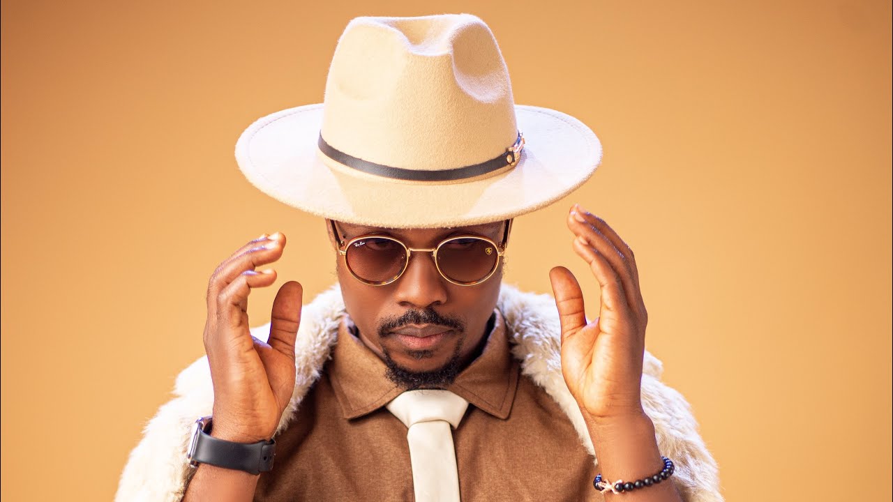 Umar M Sharee_Soyayyata_Visualizer 