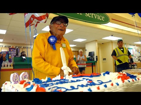 Grocery Store Throws Birthday Party for 98-Year-Old Bagger