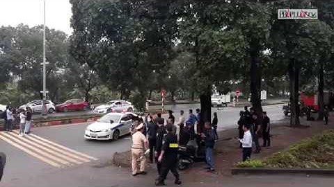 PLO - Xe đặc chủng đưa tướng Phan Văn Vĩnh và đồng phạm đến tòa