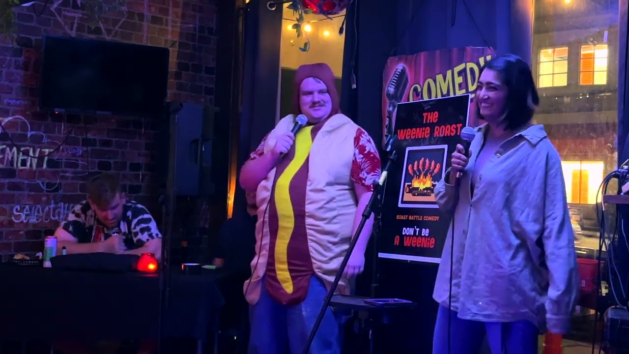Giant Weenie Battles Female Comedian / Chris Coon vs. Roo Nafasat [WR2