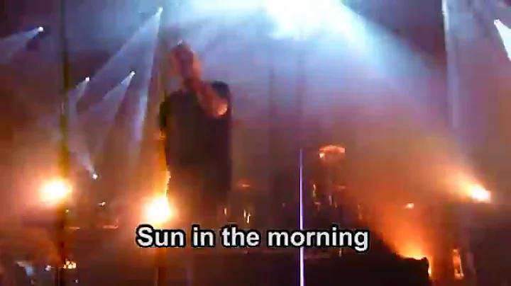 Future Islands  " Sun in the Morning" LYRICS on screen - DayDayNews