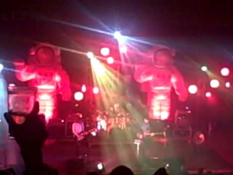 Primus (live) - Behind My Camel / Groundhog's Day ...