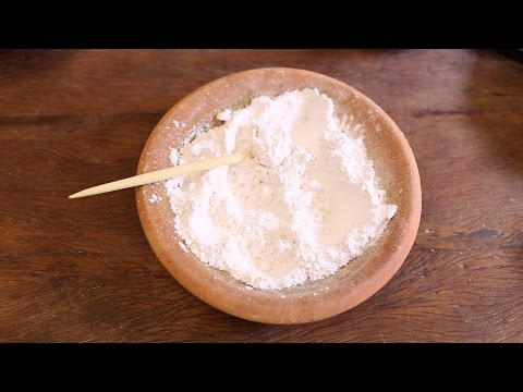 Vídeo: Usando mandioca para tapioca - Aprenda a fazer tapioca com raízes de mandioca