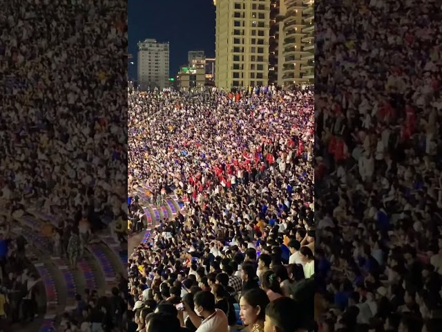 🇮🇩 Indonesian fan cheering  at #SeaGame2023 Cambodia vs Indonesia football  🇰🇭 🇮🇩 class=