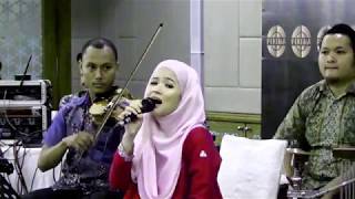 Jatuh Cinta Emilia Contessa