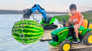 Darius drives his tractor over the water and learns road signs | Kidscoco Club