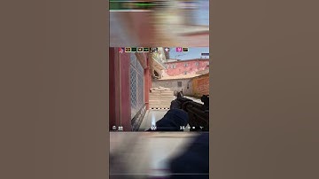 Holding Banana... #cs2 #counterstrike2 #shorts