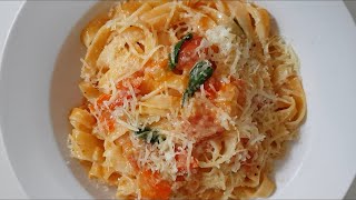 Tagliatelle in cherry tomato basil sauce