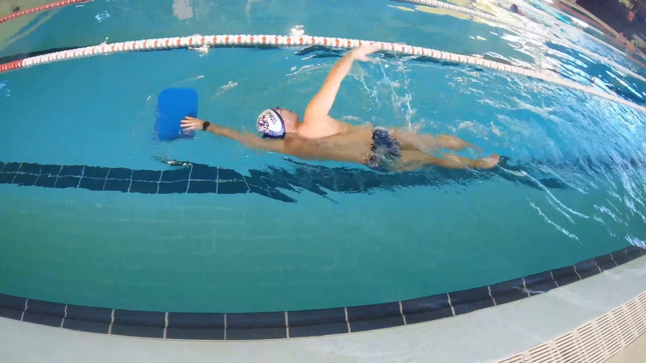 Giro de cabeza en crol. Ejercicios.