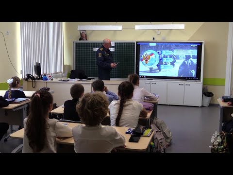 Учащимся севастопольских школ сотрудники ГИМС рассказали о безопасности на водных объектах