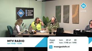 Carin de Jong op de radio