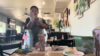 Handpuppet gets painted 😂