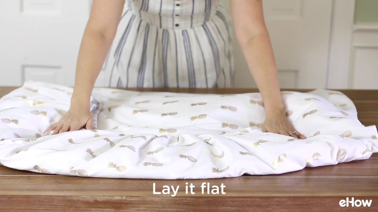 How To Fold A Fitted Sheet Tutorial Youtube