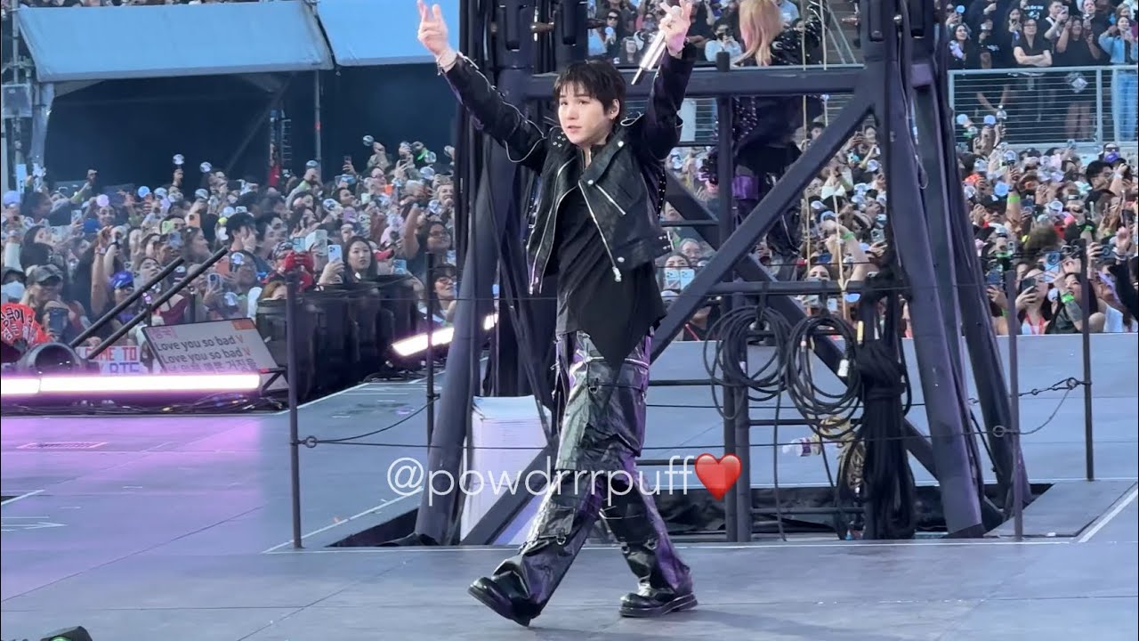 260516 - Fake Love - BTS - STANFORD D1 - 4K 직캠 FANCAM - YouTube