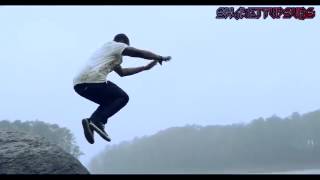 Vídeo de We Walk On Water