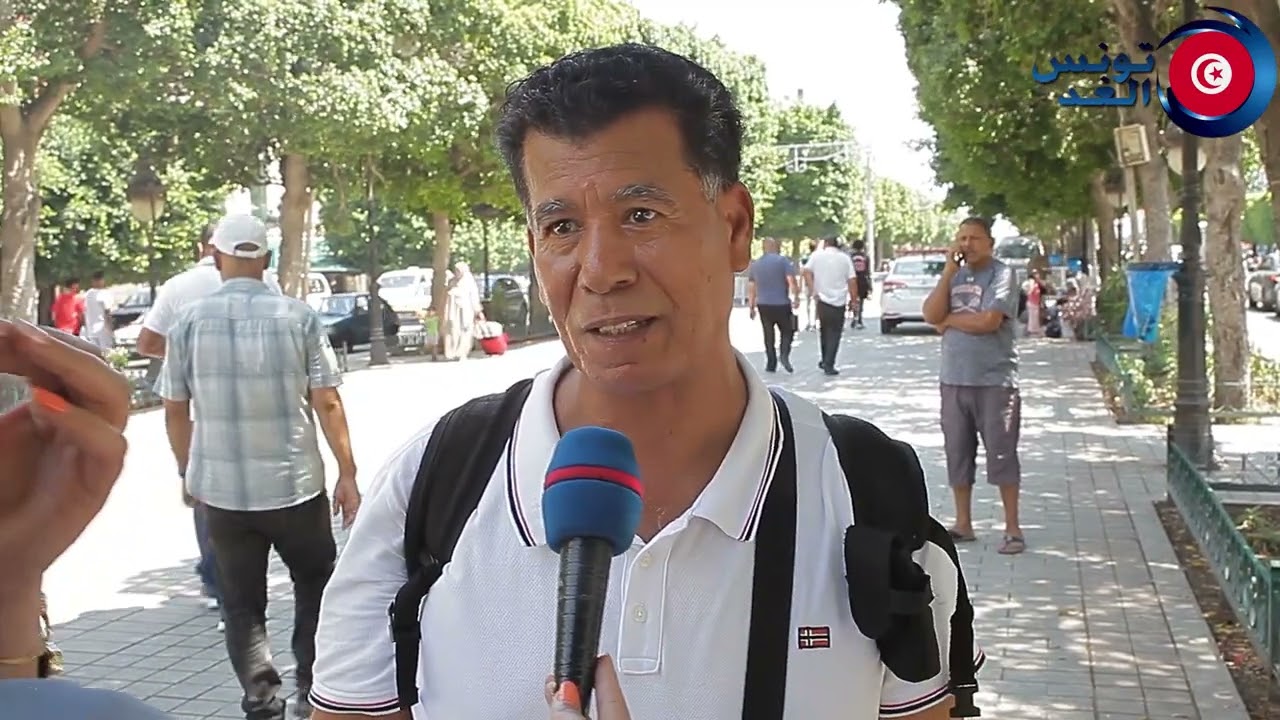 30 سنة في ايطاليا و 4 سنوات في سويسرا عملت برشا فلوس اما متحسر على اولادي كل حد في بلاد ...