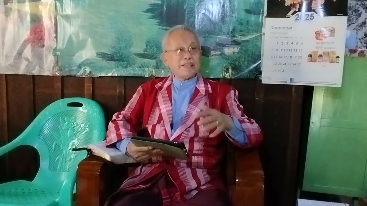 Ps. San Min shares the Christmas Messages at Aunty Sarah Saw' s house on 18 th Dec. 2925. 