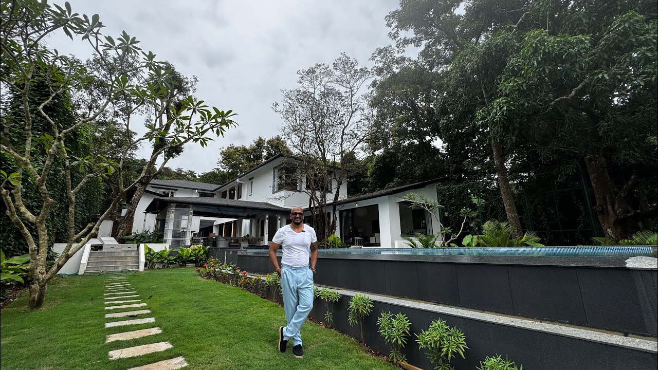 Ep 17 Beautiful homes for beautiful people. An architectural masterpiece in Socorro. 