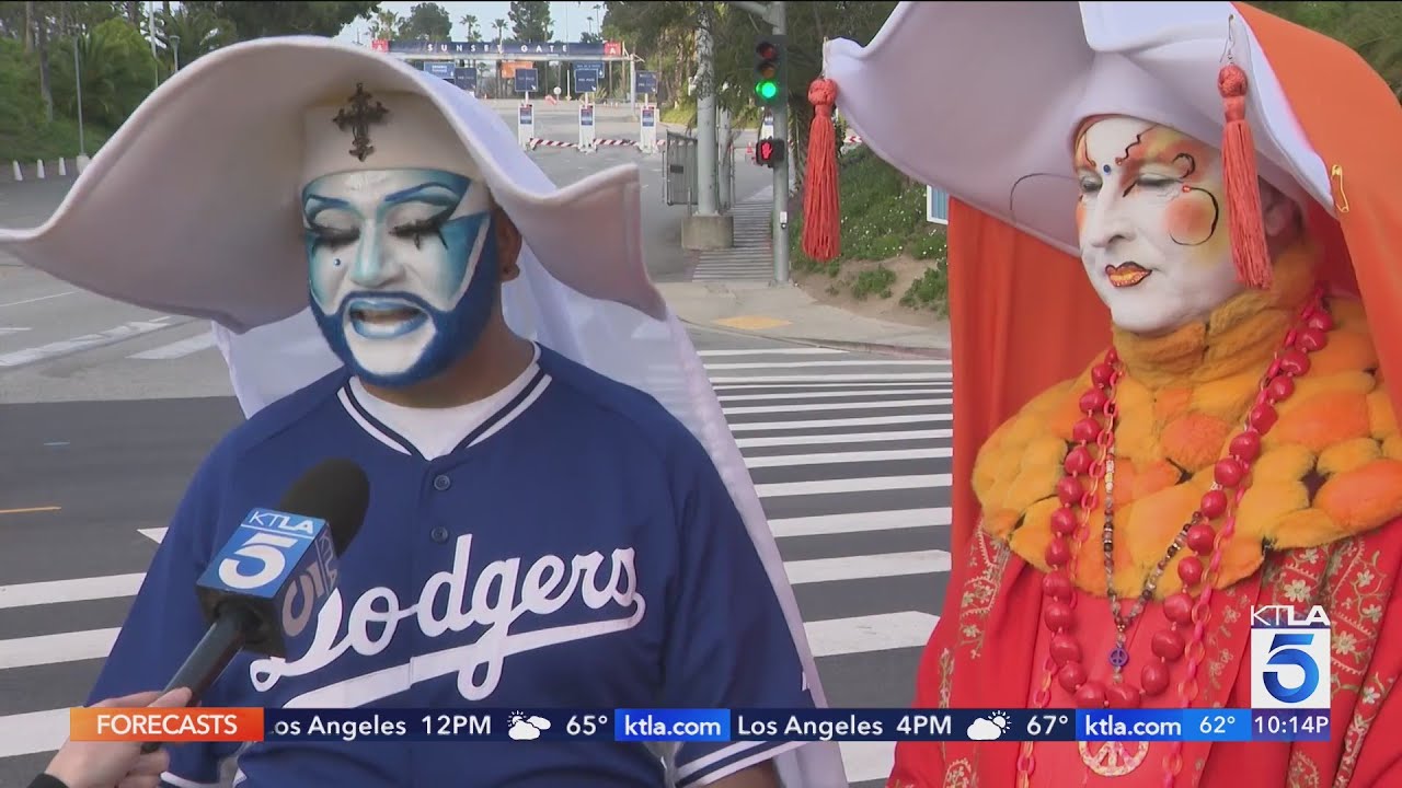 Dodgers honor anti-Catholic drag 'nuns' more than an hour before