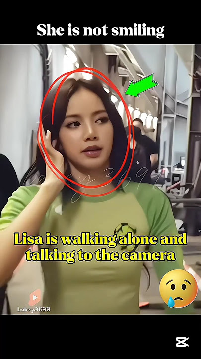 when lisa is walking alone 😥 #rosé #lisa #chaelisa #fypシ