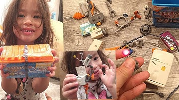 Going Through Trash To Build Junkbots | Junkbots Factory Collection | Science Toys for Kids