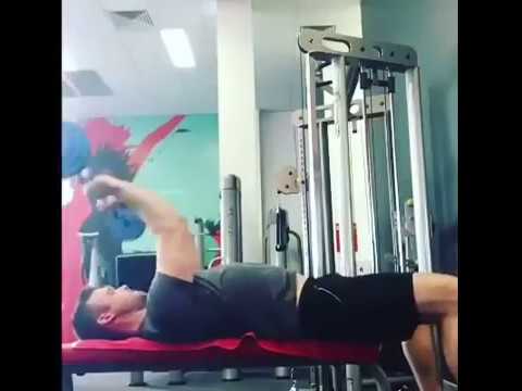 Guarda Why you should bicep curl! su YouTube Guarda Why you should bicep curl! su YouTube