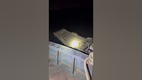 “Người nhái” lặn đáy sông Tiền dò nguồn cát để khai thác trái phép