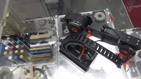 Robolink, robot, Igus kopásálló műanyag alkatrészek, Ipar Napjai, v180518-1-036