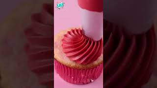  Como é lindo ver cupcake com decoração de bico de confeitar linda! #shorts