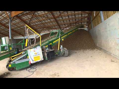 Vidéo: Arracheuse De Pommes De Terre Transporter Pour Un Tracteur à Conducteur Marchant : Un Aperçu De L'arracheuse De Pommes De Terre De Type Universel KM-4 Et D'autres Modèles