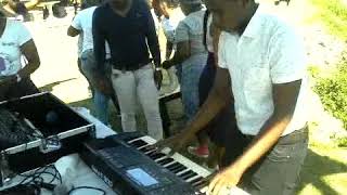 Playing Roland E300 for the First in 2017