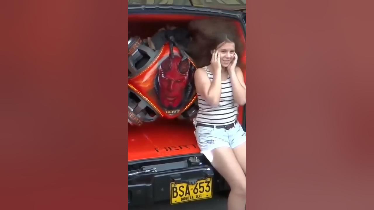 20,000 watts Extreme bass woofer in car !!!