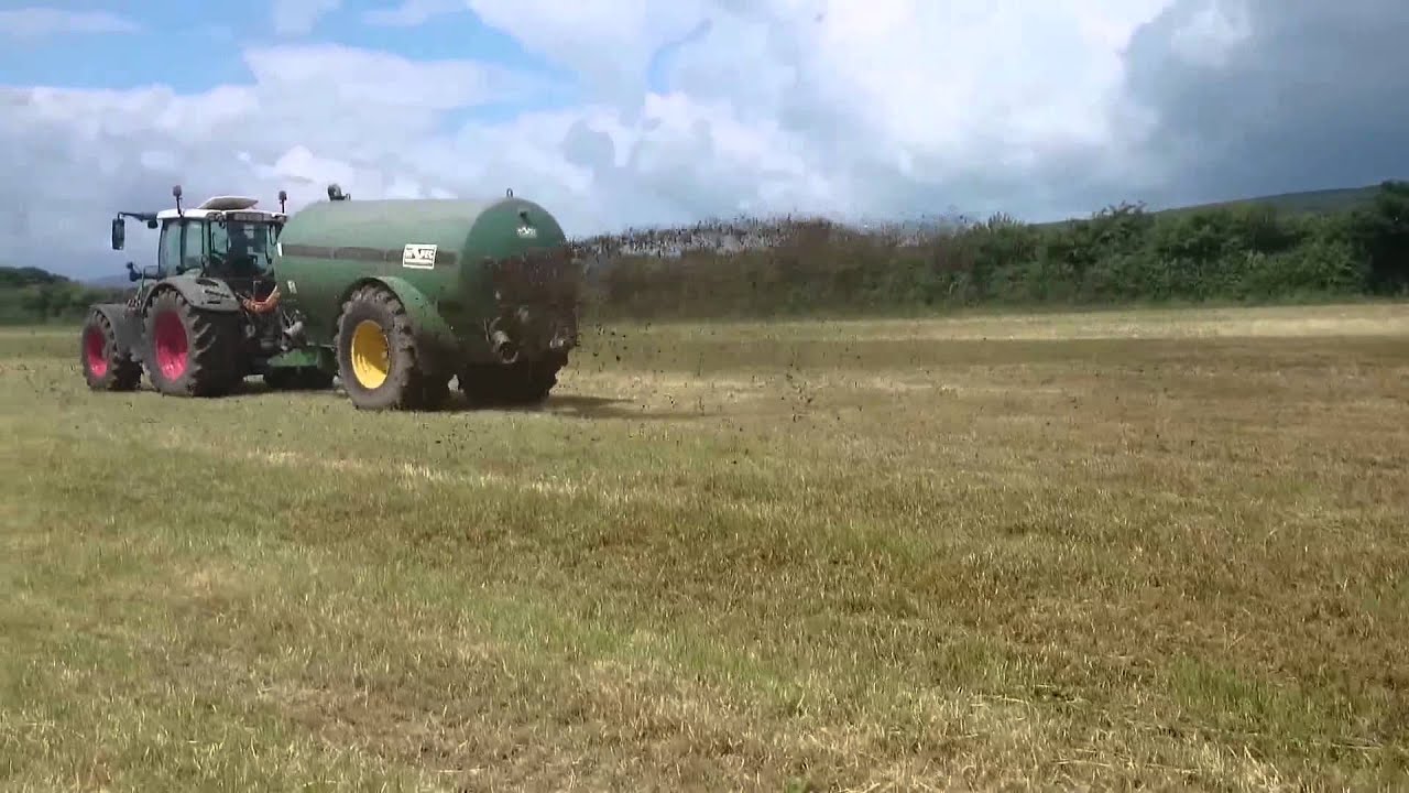 Moscha Swivel Spout Slurry Spreaders