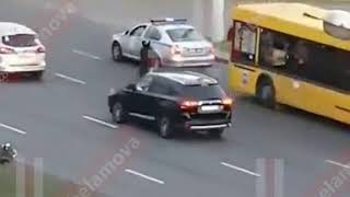 ОБИЖЕННЫЙ МЕНТ БЬЕТ ЗЕРКАЛО АВТО | СИЛОВИКИ ХУЖЕ БАНДИТОВ | ПРОТЕСТЫ В БЕЛАРУСИ | МАЙДАН В МИНСКЕ?