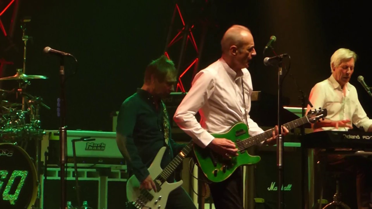 Status Quo Burning Bridges Official Video