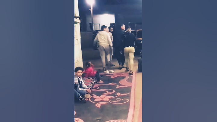 اللي جاي يعمل الواجب يقعد واللي جاي ياكل يطلع برّه 🍽️🤣 كله جري فجأه! | #كوميديا_بلدي 😂 | #مواقف_تحفة