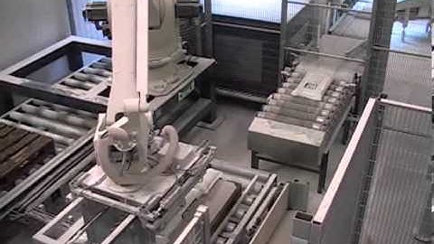 Ehcolo - Robot palletizer with multi-tool - Plastic bags