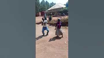 Video Nsengiyumva Gisupusupu Ubuzima Buragoye Asigaye Yibera Mumuhanda Acuranga Twamusuye 