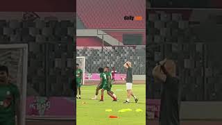 একই ফ্রেমে বাংলাদেশের দুই তারকা—হামজা চৌধুরী ও জামাল ভূঁইয়া।