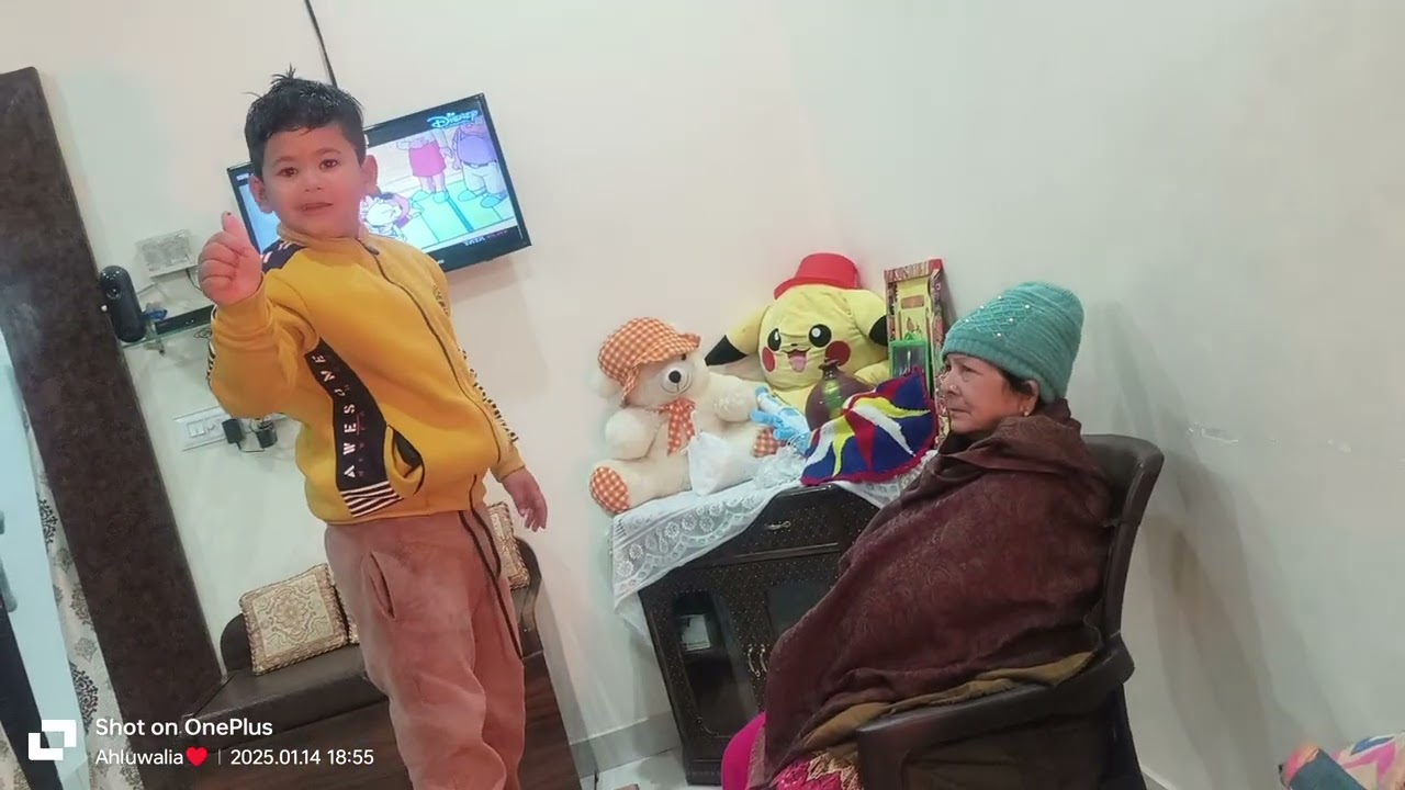 Daily dadi ki bindi utaar det hai😀 