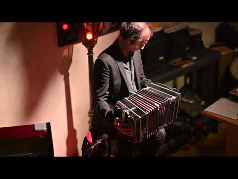Pablo Gignoli et Sebastian Volco interprètent un morceau avec brio !
