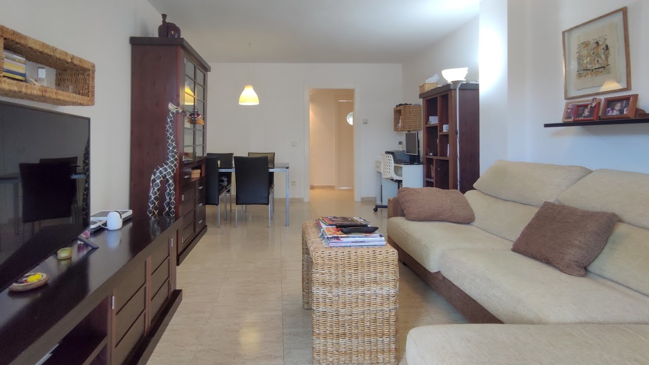 Venta Piso. Ibiza. Muy buena zona y edificio. 3 habitaciones, 2 baños, ascensor.