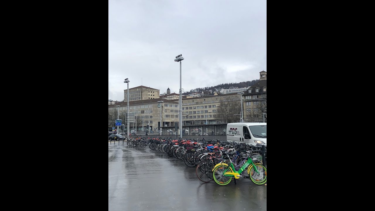 Парковка Велосипедов в Швейцарии. Цюрих. 16.02.2018.