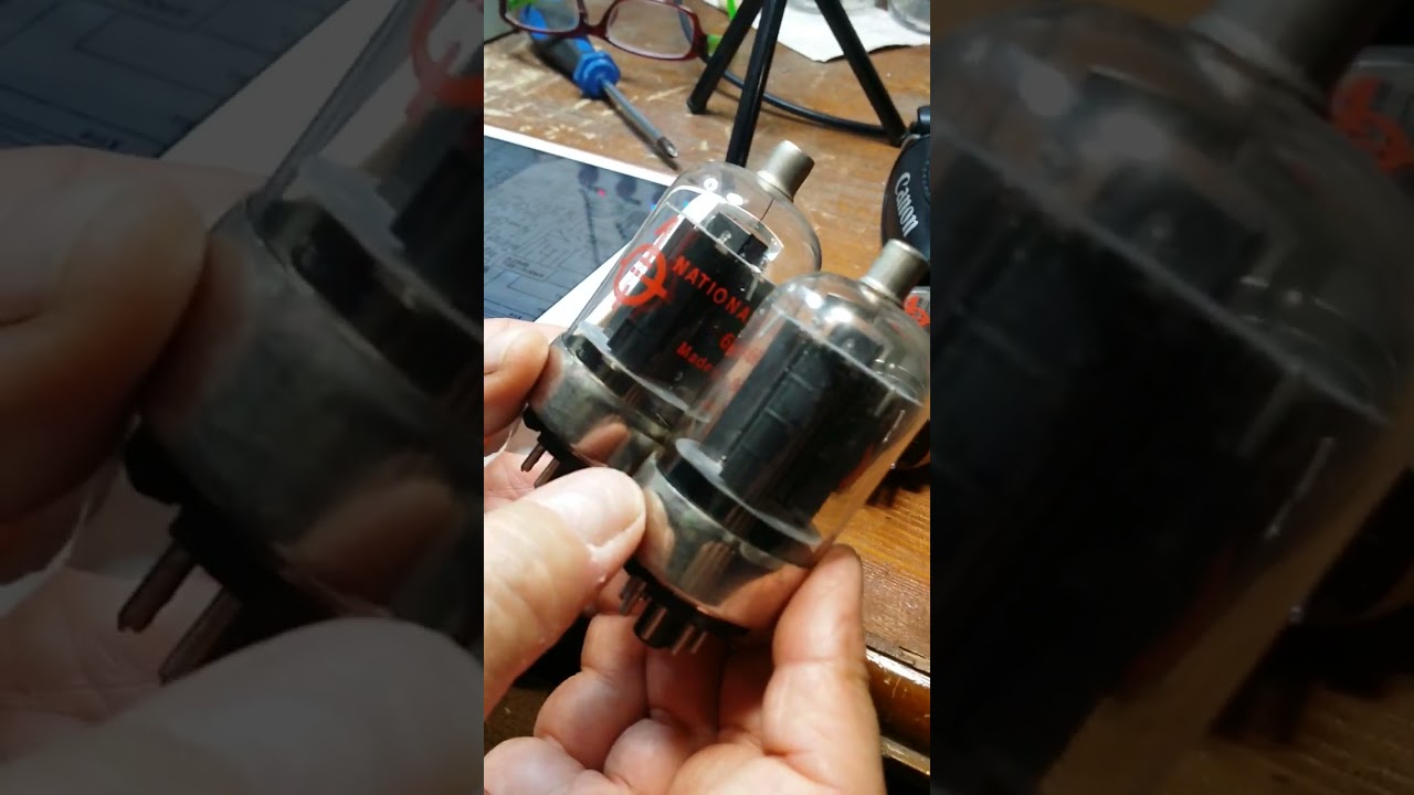 Saverio IK7IWF e Franco IK7XJA spiegano l'effetto valanga nelle valvole