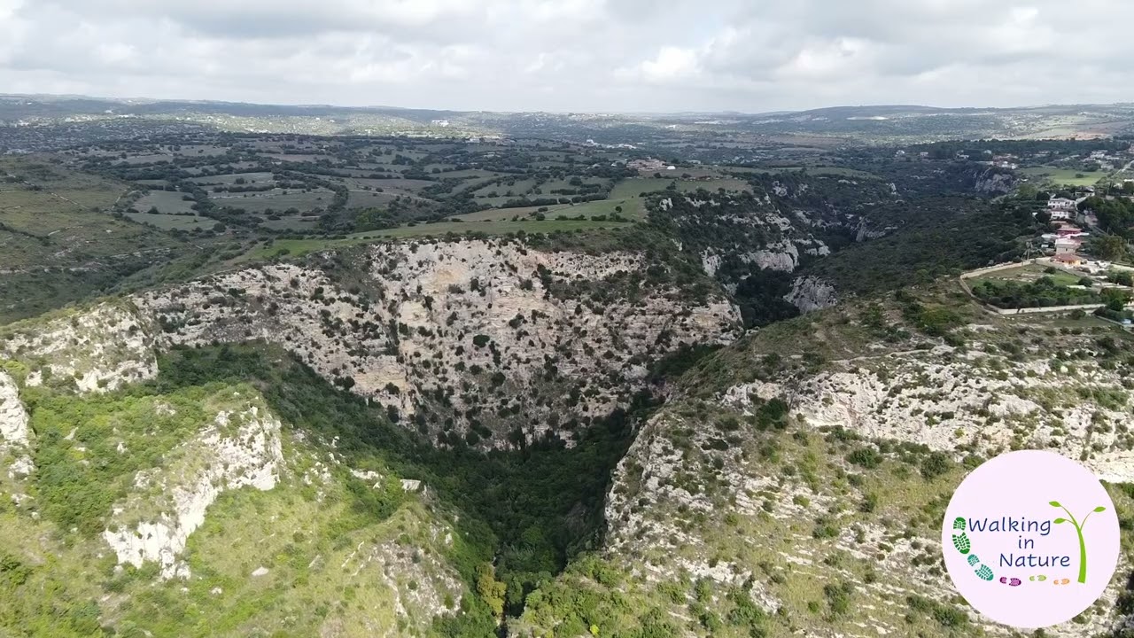 In volo su Cava Tortorone - Noto (SR)